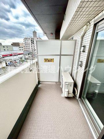 ライフステージ江坂南のバルコニー