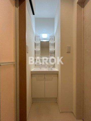 ルノーア寺塚の洗面所