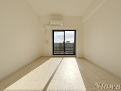 【居間・リビング】 | S-RESIDENCE名駅West | こちらのリビングで趣味の時間をお楽しみください