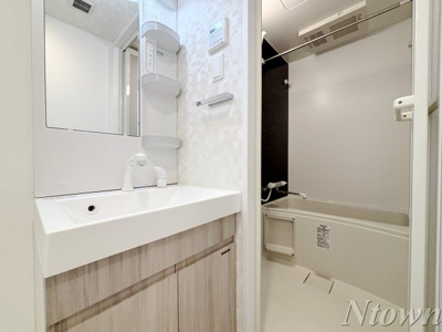 【洗面所】 | S-RESIDENCE名駅West | 明るい洗面所です