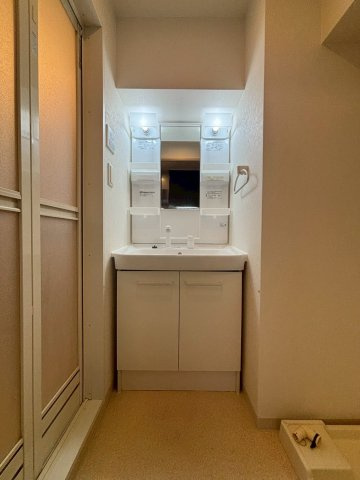 アーバンフラッツ心斎橋の独立洗面台