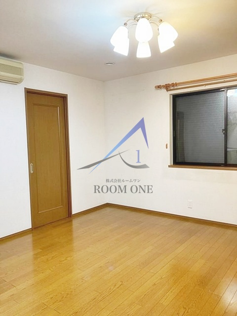 下丸子2丁目戸建の居間・リビング|洋室のお部屋です。