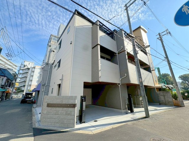 ヴィクトワール・テラス東三国の外観