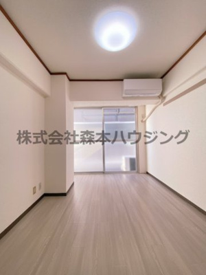 【洋室】 | 　水野ビル | 明るい洋室です