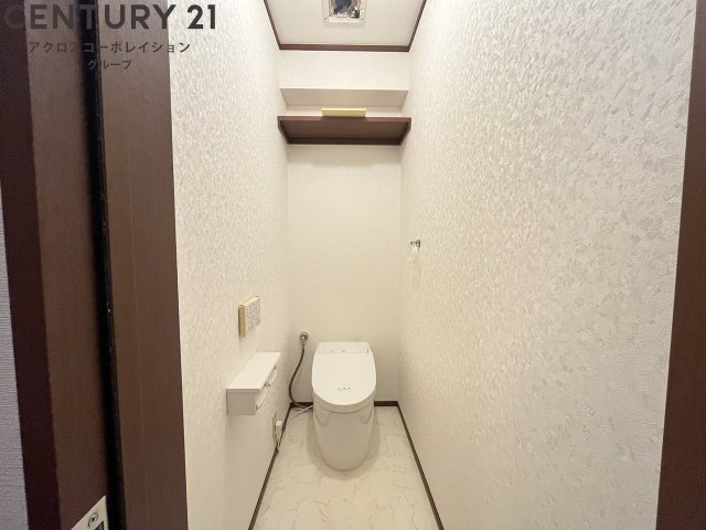 温水洗浄便座付きのトイレです！