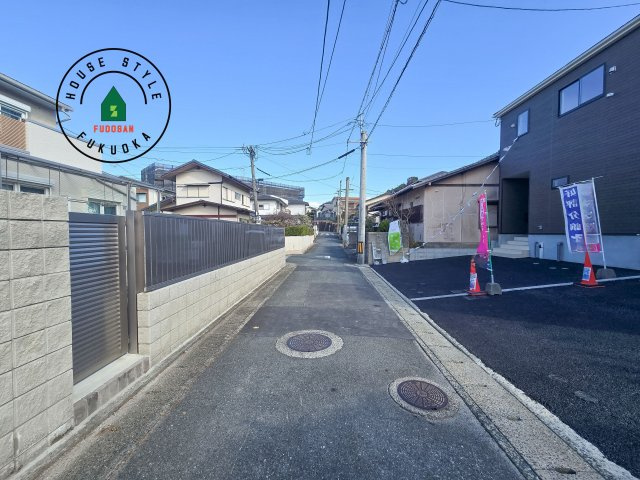 福岡市南区西長住1丁目第4-2棟（1号棟）の前面道路含む現地写真|前面道路です。
