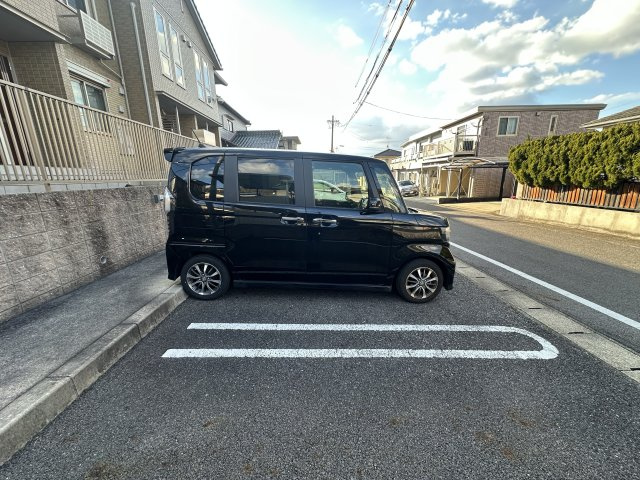 ロータス神池の駐車場