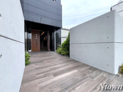 【エントランス】 | S-RESIDENCE豊国通 | 落ち着いたエントランスです