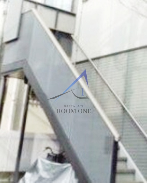 ヴィラ東新宿Ａのその他共用部分|共有階段です。