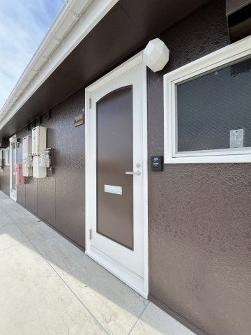 ファミール中島の玄関