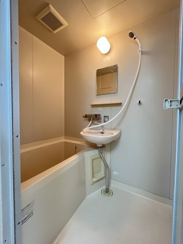 ファミール中島の浴室