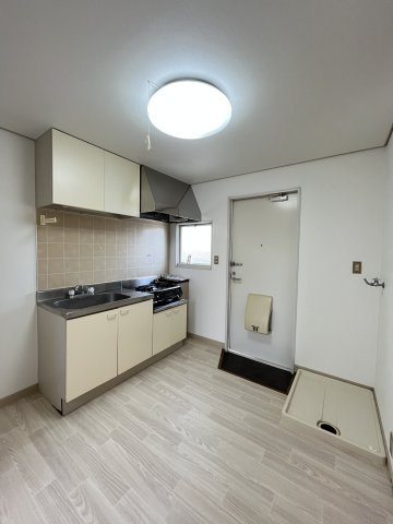 ファミール中島の洋室