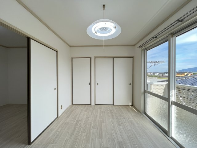 ファミール中島の居間・リビング