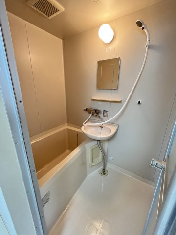 ファミール中島の浴室