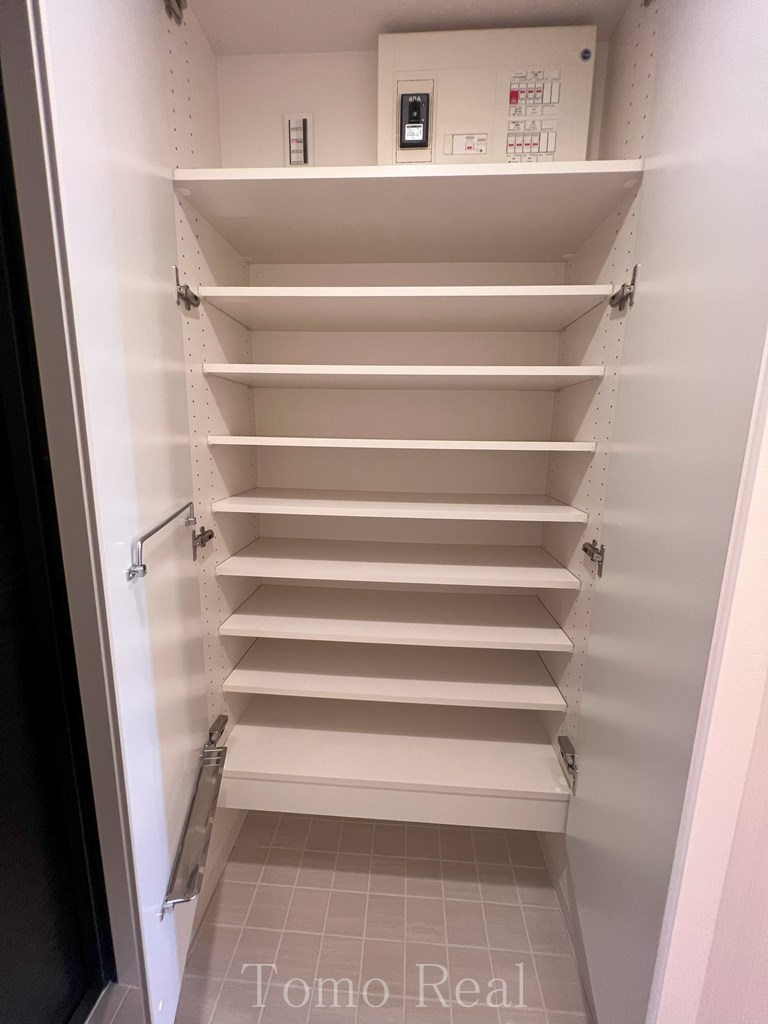 六本木グランドタワーレジデンスの収納|玄関収納