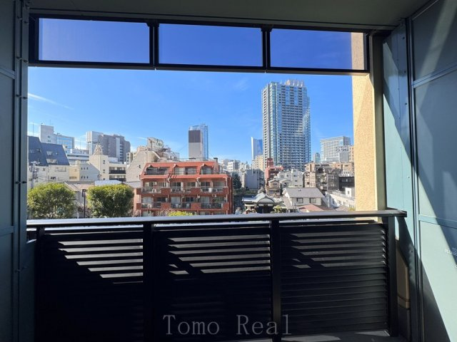 六本木グランドタワーレジデンスのバルコニー