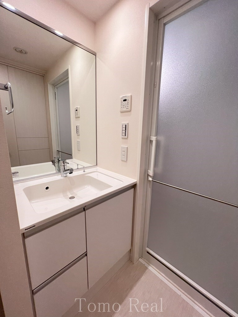 六本木グランドタワーレジデンスの洗面所