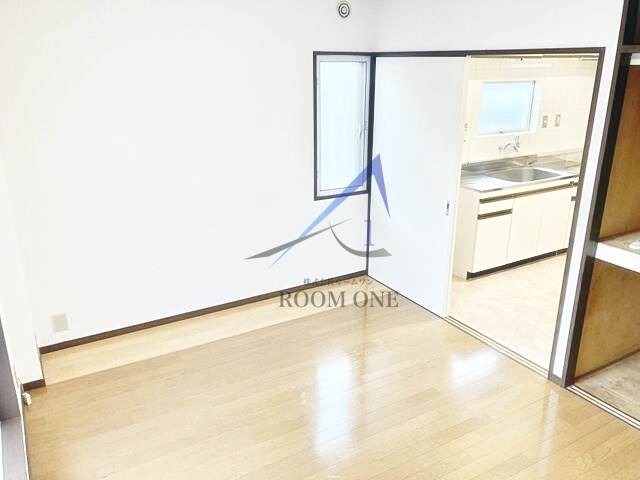 サルイハイツの居間・リビング|洋室のお部屋です。