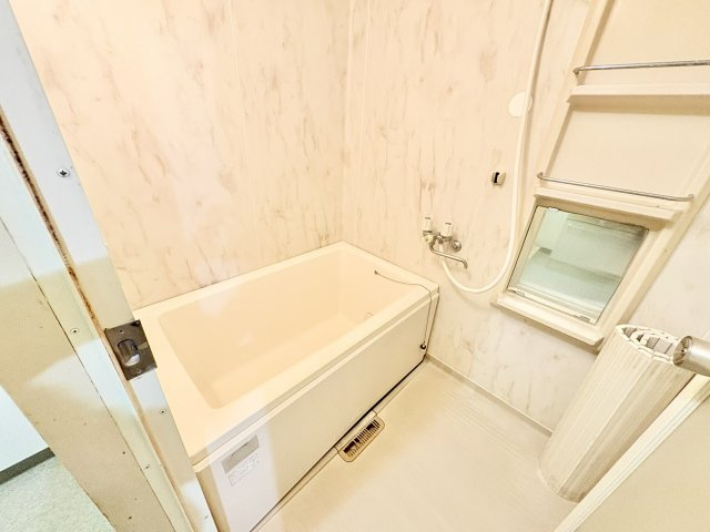 ユニライフ浜松II　中央区西浅田1丁目の浴室|浴室もキレイにていれされていて清潔感あります。