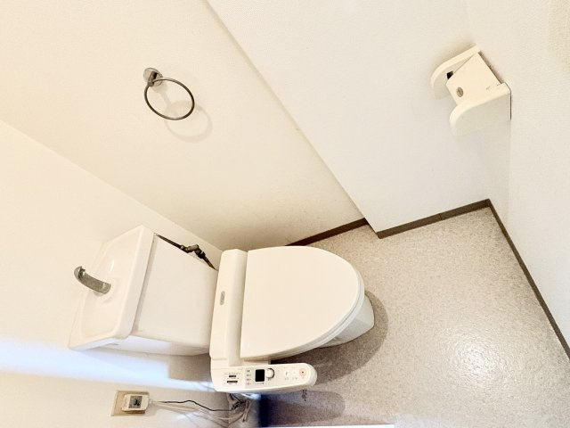 ユニライフ浜松II　中央区西浅田1丁目のトイレ|トイレはウォッシュレット付きです。