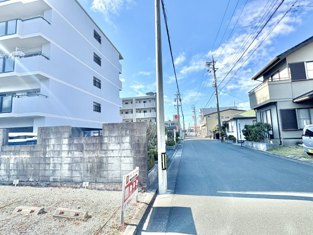 ユニライフ浜松II　中央区西浅田1丁目の周辺|前面道路は広さもありますが、交通量はそれほど多くないので安心です。