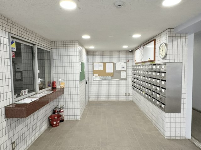 ユニライフ浜松II　中央区西浅田1丁目のその他共用部分|エントランス部分。管理人は日勤で安心です。