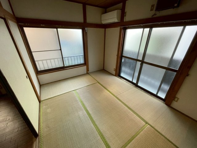 メゾン室野井の和室