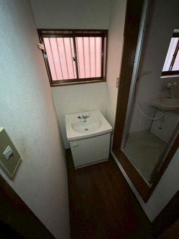 メゾン室野井の独立洗面台