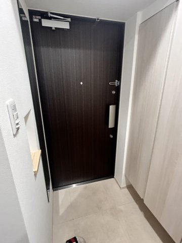 スプランディッド西日暮里の玄関