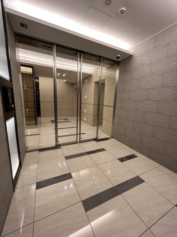 スプランディッド西日暮里のエントランス