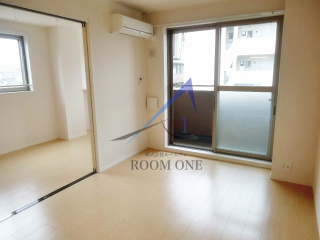 ピースKTの居間・リビング|洋室のお部屋です。