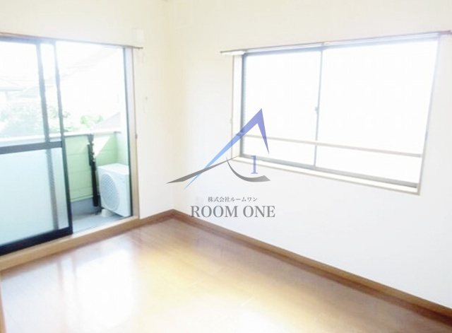 グリーンウッズの居間・リビング|洋室のお部屋です。