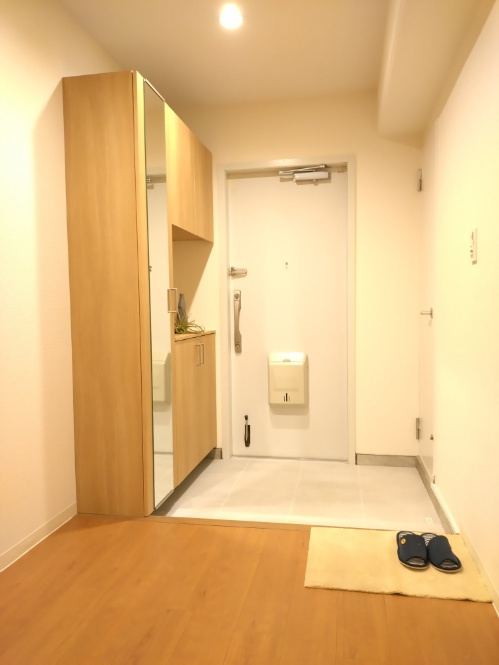 苦楽園アーバンライフ1号棟の玄関