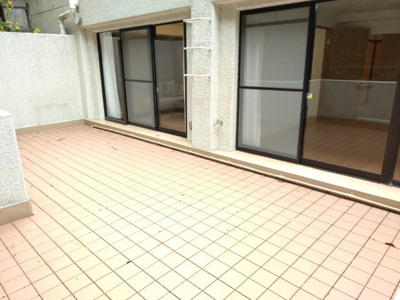 【バルコニー】 | 苦楽園アーバンライフ1号棟 | 広々テラス付。