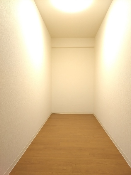 苦楽園アーバンライフ1号棟のその他|納戸が2箇所あります。