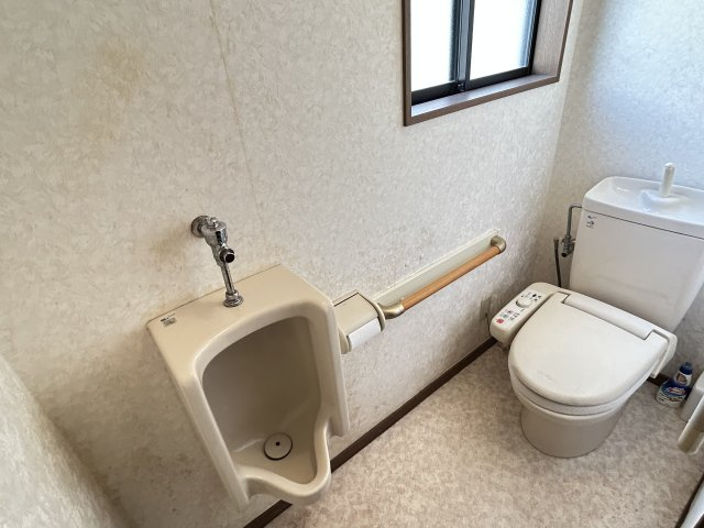 阿南市横見町高川原中古戸建てのトイレ