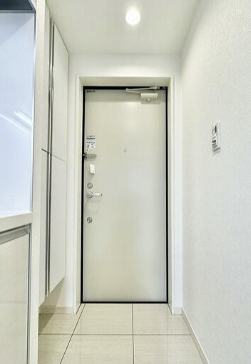 ネオアーバンレジデンス方南町の玄関