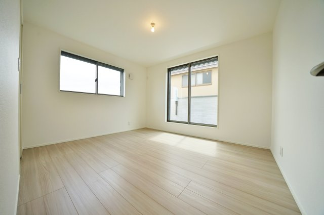 【横浜市保土ケ谷区上菅田町1627-7新築戸建て】★仲介手数料無料★（新井小学校・上菅田中学校）の洋室