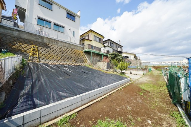 【横浜市保土ケ谷区上菅田町1627-7新築戸建て】★仲介手数料無料★（新井小学校・上菅田中学校）の庭