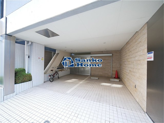 スカイコート押上の駐車場