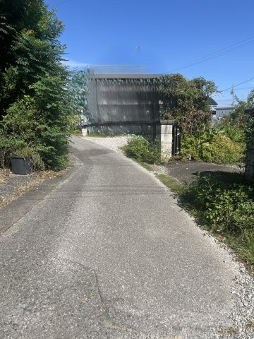 大泉町大字寄木戸　売土地の前面道路含む現地写真