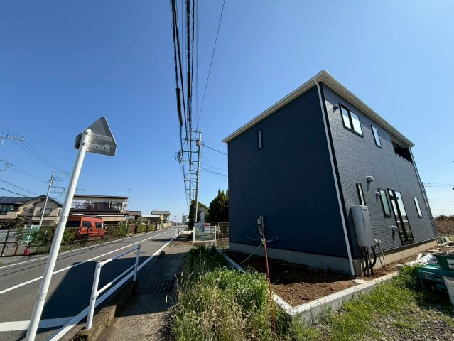 平塚市小鍋島新築戸建て　第2-1号棟の前面道路含む現地写真