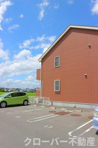 カルム・シェソワの駐車場