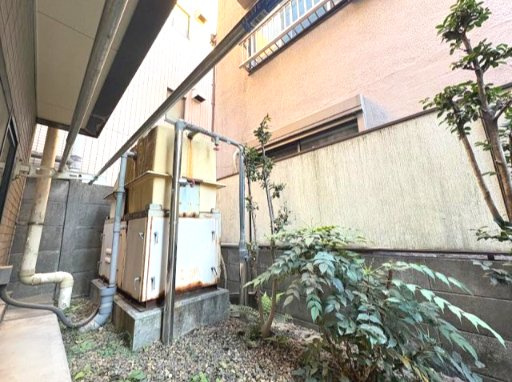 いちごパレスの庭