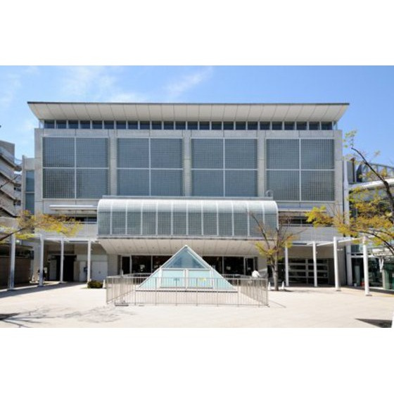 ＳａＫｕＲａ館の周辺|図書館「目黒区立八雲中央図書館まで747ｍ」