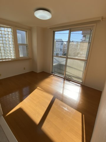 三恵ハウスBの居間・リビング