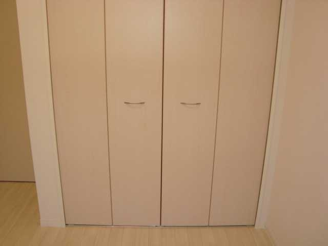 ブランジュ南逆井の収納|クローゼット