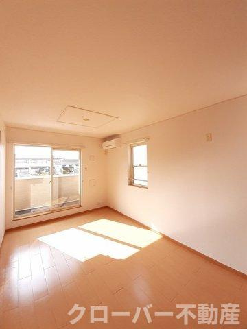 クレセント　コート　Ⅰの居間・リビング