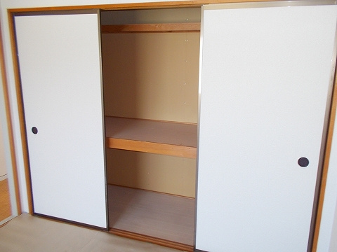 メゾン・ド・レスカール Aの収納