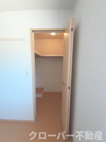 ベル・メゾン鶴市Ａの収納